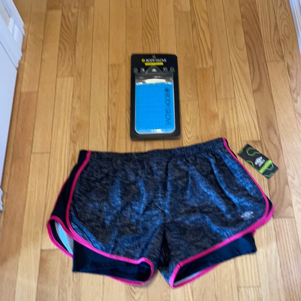 Umbro athletic shorts XL body glove phone pouch